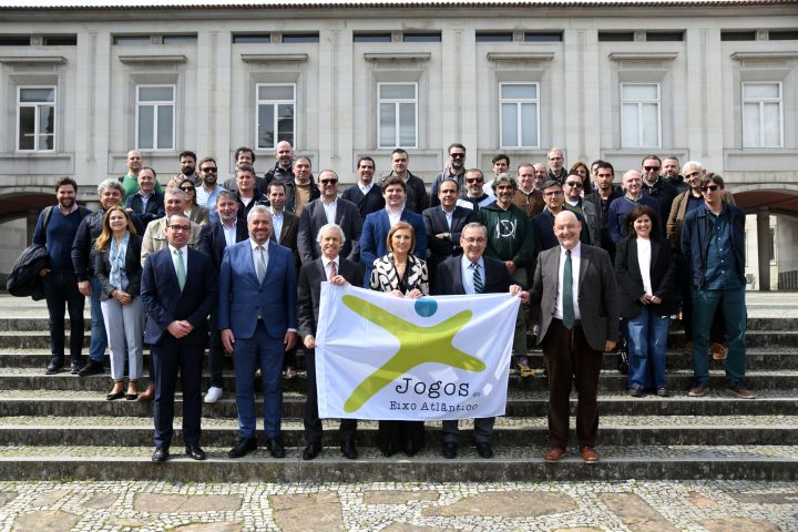 Vila Nova de Famalicão e Braga reciben a bandeira dos Xogos do Eixo Atlántico da súa anterior sede