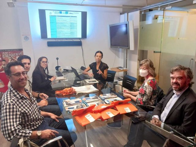 Santiago explica el proyecto Bodah a representantes de la ciudad canadiense de St. John's