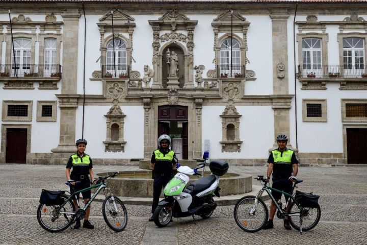 Câmara de Guimarães equipa Polícia Municipal com ciclopatrulha