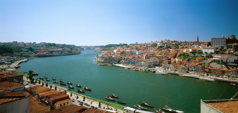 Espanha e Portugal pedem à Comissão Europeia um plano para apoiar o setor turístico