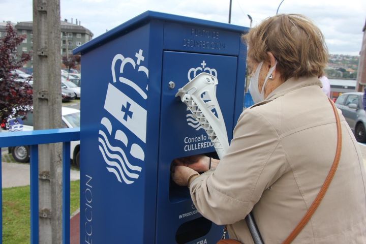 Culleredo instala dispensadores de gel en parques y plazas