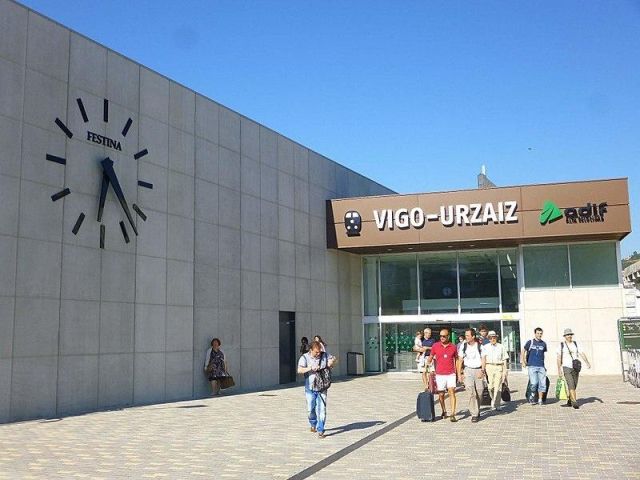 O secretario xeral do Eixo Atlántico alerta que falta por licitar a mitade do tramo Vigo-Fronteira Portuguesa