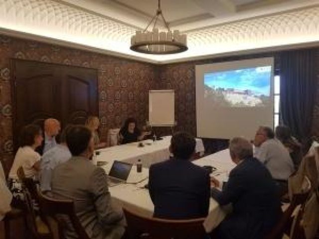 Una delegación del Eixo Atlántico visita la región húngara de Tokaj para conocer sus experiencias de enoturismo