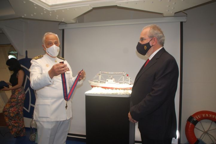 José Maria Costa condecorado con la Medalla de la Cruz de São Jorge