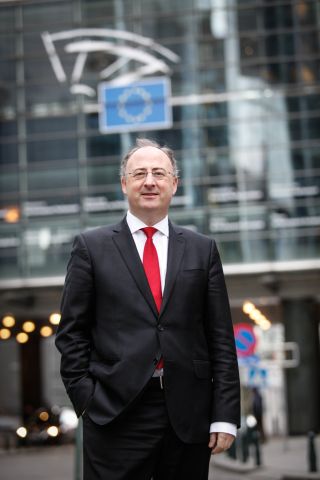 Portugal: transição e coesão