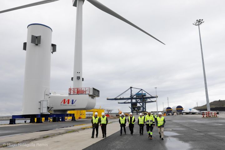El Primer parque eólico flotante de Europa Continental instalado en Viana