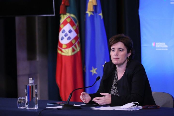 Alivio das medidas COVID en Portugal: Illamento só para positivos, as máscaras mantéñense en espazos interiores