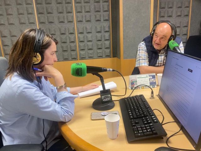 "El año que viene se transfiere a las Comunidades la gestión de las cercanías, fundamentales para Galicia. No he escuchado a la conselleira de Infraestructuras decir qué es lo que va a hacer"