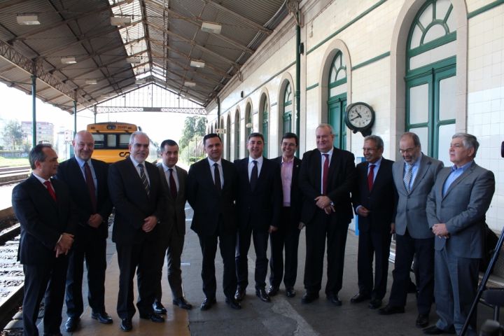 Portugal abre o concurso para eletrificar a linha de comboio entre Viana e Valença