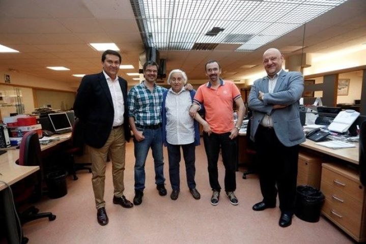 Los ganadores del concurso del cómic del Eixo reciben su caricatura personalizada