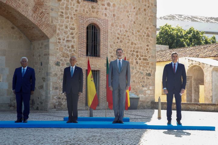 Reapertura de la frontera hispano-lusa es reencuentro de "hermanos y amigos"