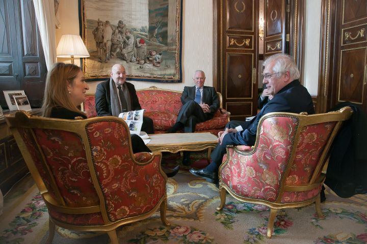 O presidente da RIET aborda con Ana Pastor a Interparlamentaria de Fronteira