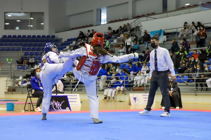 Más de 100 jóvenes de Galicia y del norte de Portugal compitieron en el III Torneo de Taekwondo del Eixo Atlántico