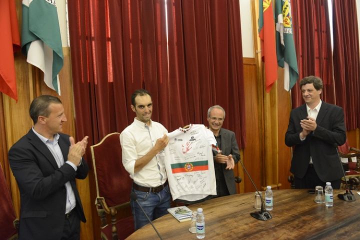 Ciclista José Mendes homenageado em Guimarães