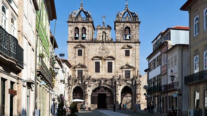 Rede "WiFi" reforçada no centro histórico de Braga