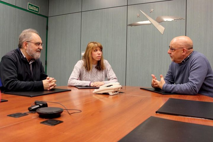 Los candidatos de En Marea de Pontevedra se reúnen con el secretario general del Eixo Atlántico