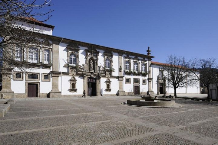Centro histórico de Guimarães sen coches en 2024