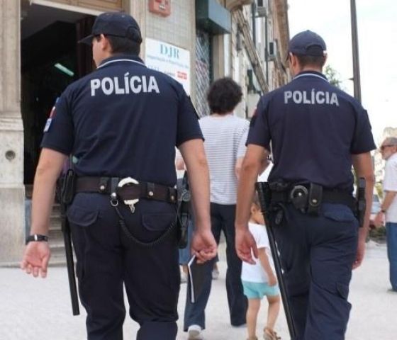 Policías de Portugal xa patrullan por Santiago